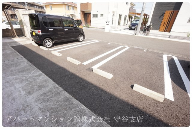 アベニュー陽光台の駐車場