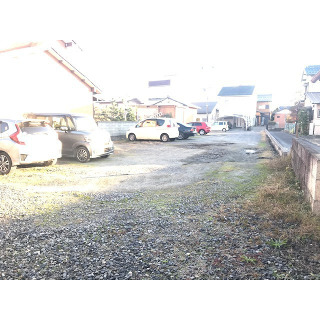 岐阜市鷺山東２丁目の駐車場の外観