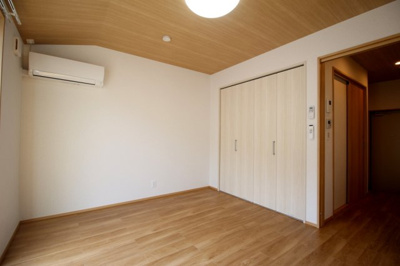 【洋室】 | エントランスライフ衣笠