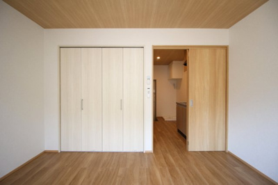 【洋室】 | エントランスライフ衣笠