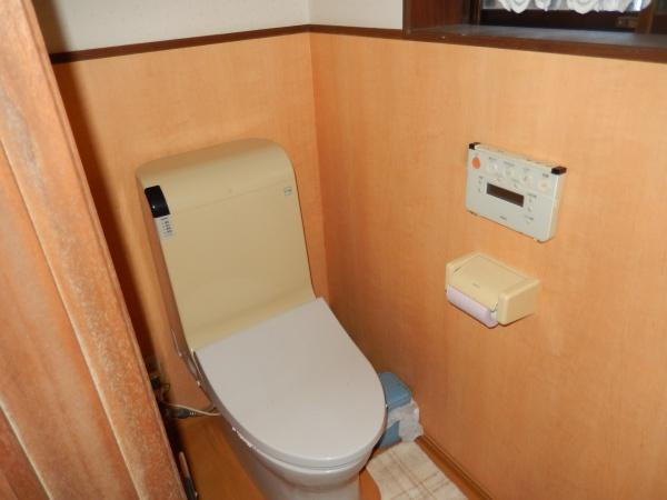 出雲市湖陵町三部　中古戸建のトイレ