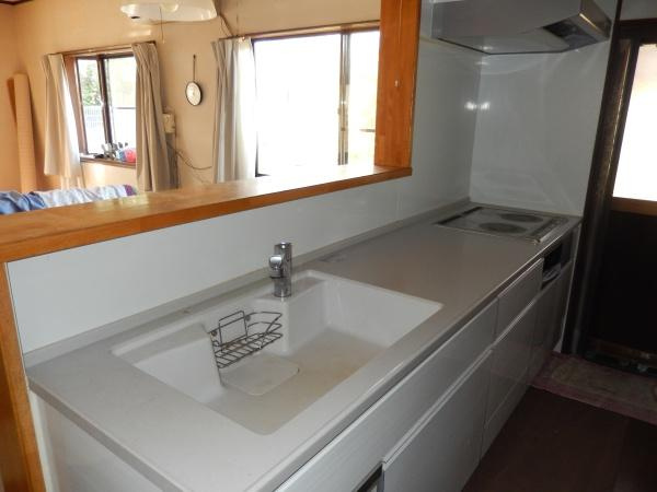 出雲市湖陵町三部　中古戸建のキッチン