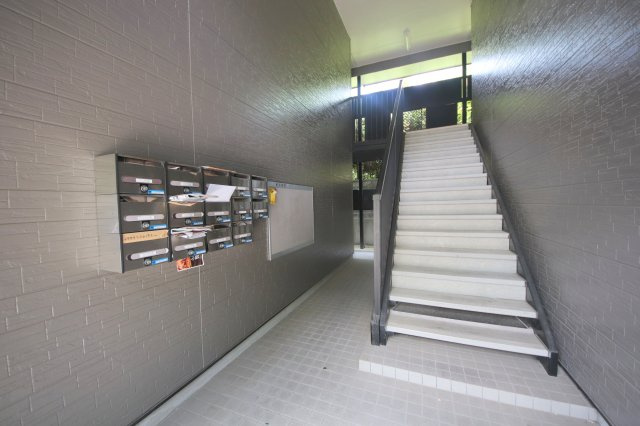 パセオ学園前のロビー