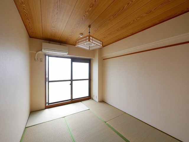 コート新大宮の和室