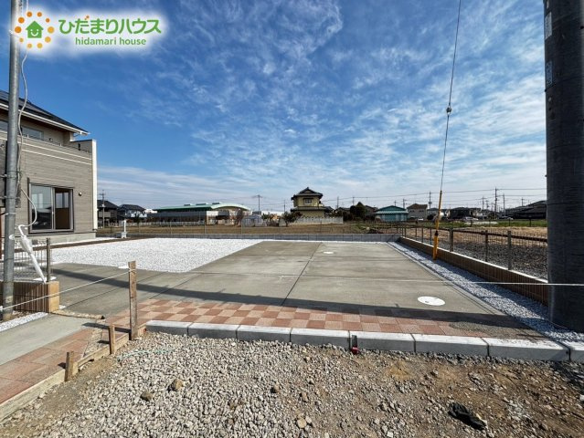 熊谷市弥藤吾　2期　新築一戸建て　ブルーミングガーデン　03の駐車場