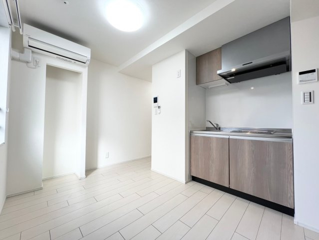 神宮前プレイスの洋室|お洒落なホワイトフローリング