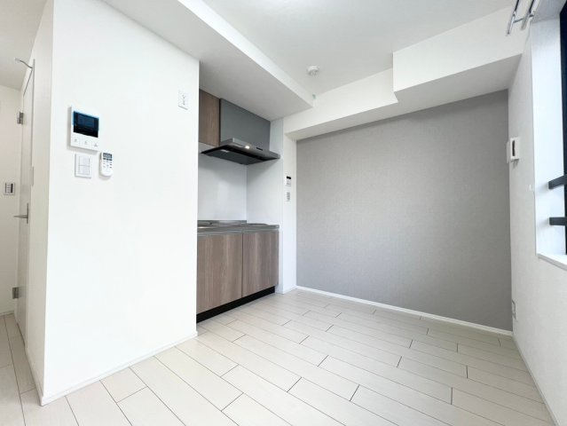 神宮前プレイスの内装|お洒落なホワイトフローリング