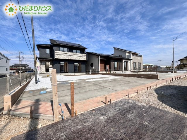 熊谷市弥藤吾　2期　新築一戸建て　ブルーミングガーデン　01の駐車場