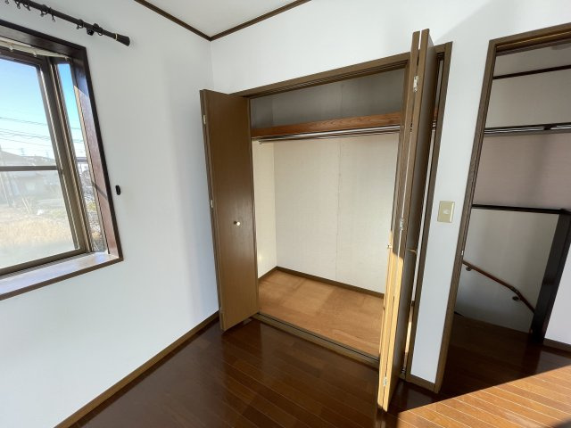 みずほ台貸家の収納|2階クローゼット