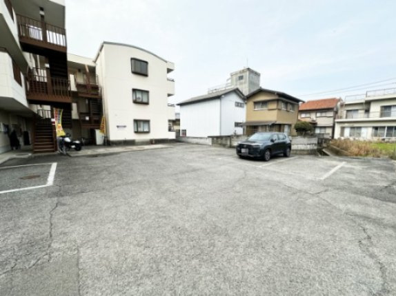 ロックバレー庄町の駐車場|駐車場完備です