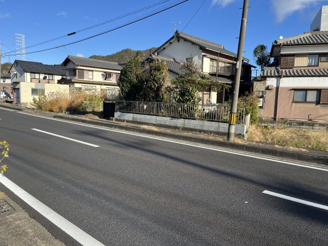 ６４５８３　岐阜市八代２丁目中古戸建ての前面道路含む現地写真