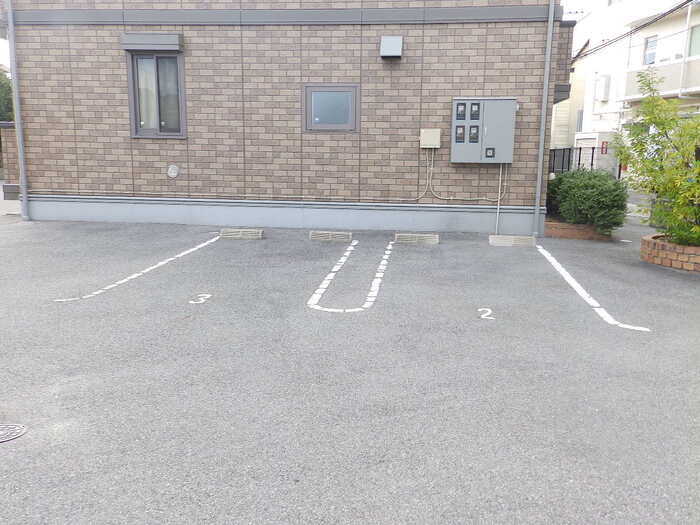 ニーナ　A棟の駐車場