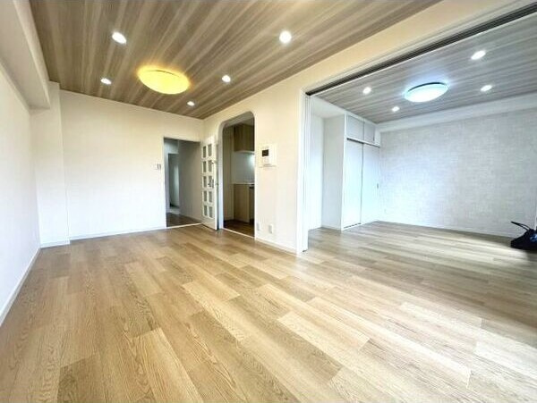 ライオンズマンション高針台の居間・リビング