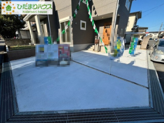 熊谷市上之　P5　中古一戸建て　いろどりアイタウン　01の駐車場