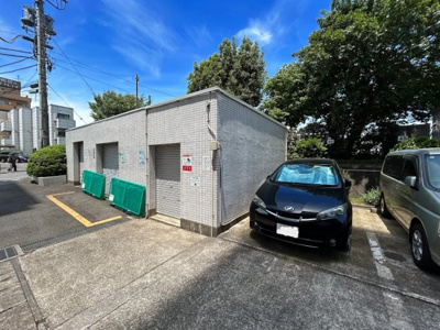 【駐車場】 | ローヤルシティ鴨居壱番館 | ゴミ置き場も敷地内にあります。朝の忙しい時も助かります