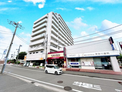 【外観】 | ローヤルシティ鴨居壱番館 | ☆物件見学・住宅ローンのご相談は即日対応可能です☆初めての内見・なかなか良い物件が見つからない・住宅ローン選び等しっかりサポート致します。お電話でのご相談は「0800-812-9134」まで♪

