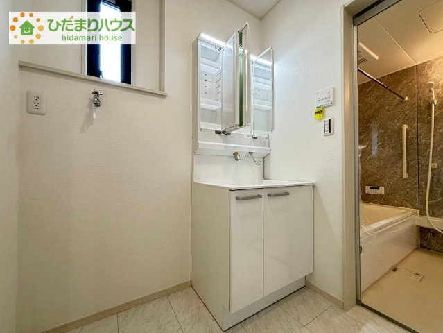 熊谷市箱田7丁目　未入 居住宅　いろどりアイタウン　01の独立洗面台