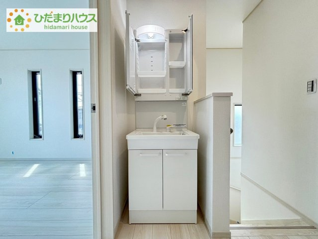 熊谷市箱田7丁目　未入 居住宅　いろどりアイタウン　01の独立洗面台