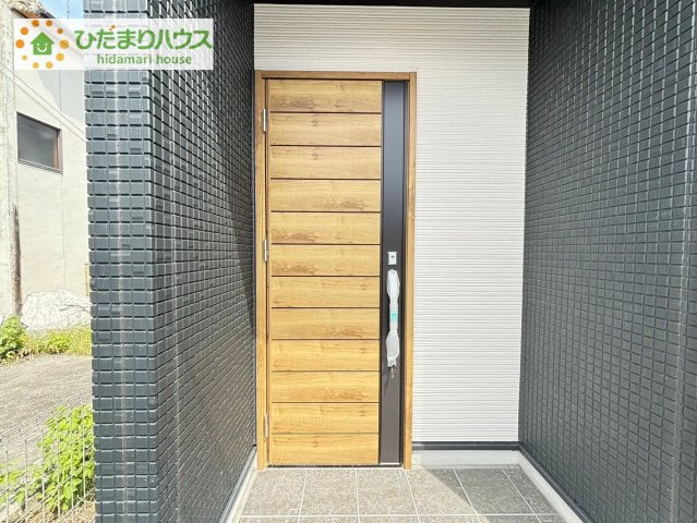 熊谷市箱田7丁目　未入 居住宅　いろどりアイタウン　01の玄関
