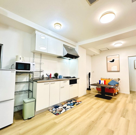 【居間・リビング】 | ベルメゾン池袋高知ビル | 光と風があふれる開放的なリビングダイニングには自然と家族みんなが集まってきます。