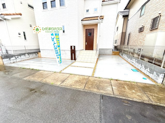 熊谷市石原　新築一戸建て　いろどりアイタウン　02の駐車場