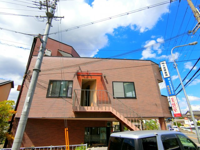 行司ビルの外観