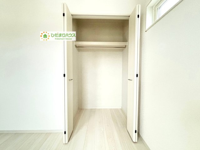 熊谷市石原　中古一戸建て　いろどりアイタウン　01の収納|各居室に収納スペースが充実しています。