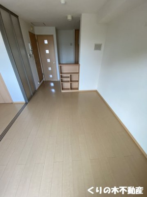 【居間・リビング】 | セジュールたかなわⅢ | 使いやすいリビングです（同タイプのお部屋です。現況を優先します）