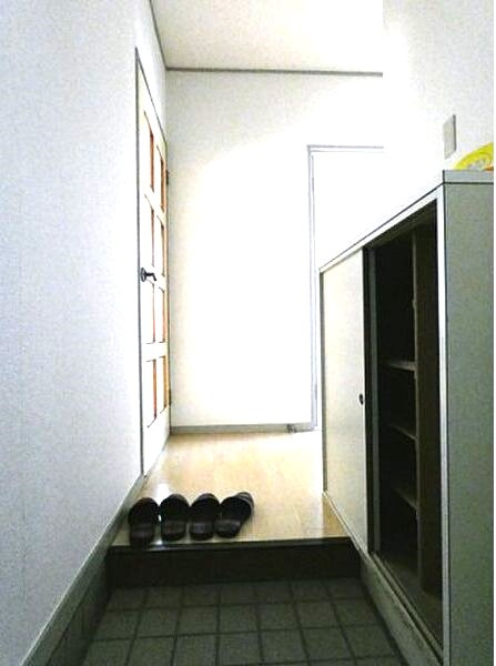 レジデンスカニエの玄関