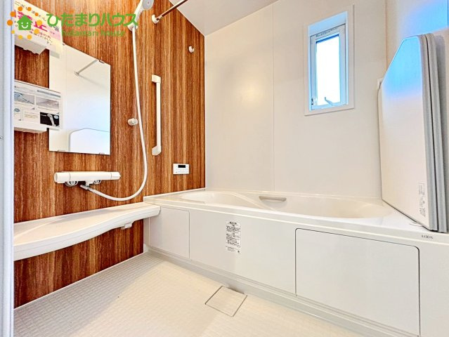 熊谷市上之　P6　未入居物件　いろどりアイタウン　01の浴室