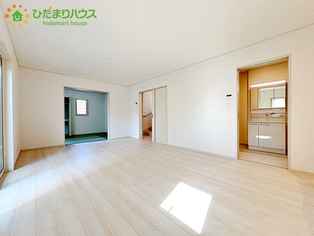 熊谷市上之　P6　中古一戸建て　いろどりアイタウン　01の居間・リビング