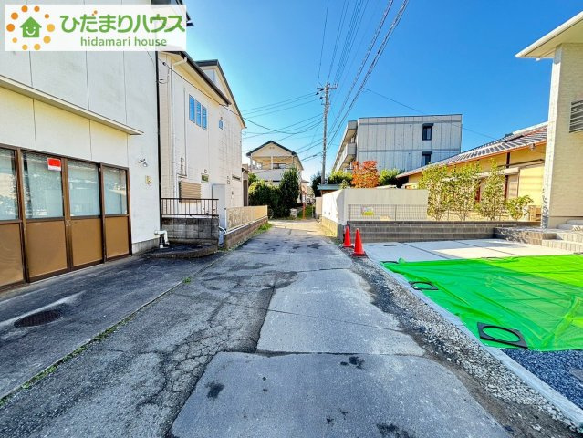 熊谷市石原　第5期　新築一戸建て　クライン　02の前面道路含む現地写真|スーパー徒歩10分圏内なのでお買物も便利です!(^^)!
