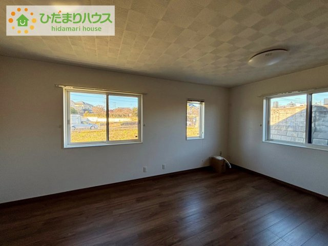 日立市久慈町５丁目　新築戸建の寝室|窓が多く、明るい空間を演出してくれます(*^^*)