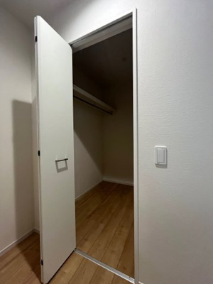 【収納】 | 鈴蘭台北町６丁目　新築戸建 | ウォークインクローゼットでご家族の衣類など収納できます。