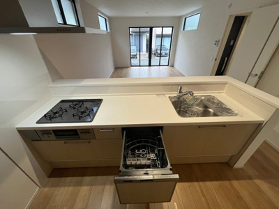 【キッチン】 | 鈴蘭台北町６丁目　新築戸建 | 食洗機付きで家事の時短につながります。