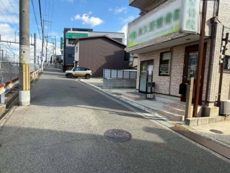 堺市西区津久野町二丁・店舗付住宅の前面道路含む現地写真