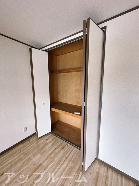 春日井市勝川町４丁目の賃貸マンションの収納