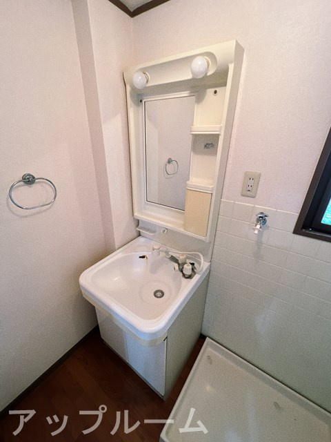 春日井市勝川町４丁目の賃貸マンションの洗面所