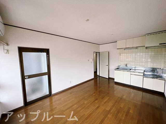 春日井市勝川町４丁目の賃貸マンションの内装