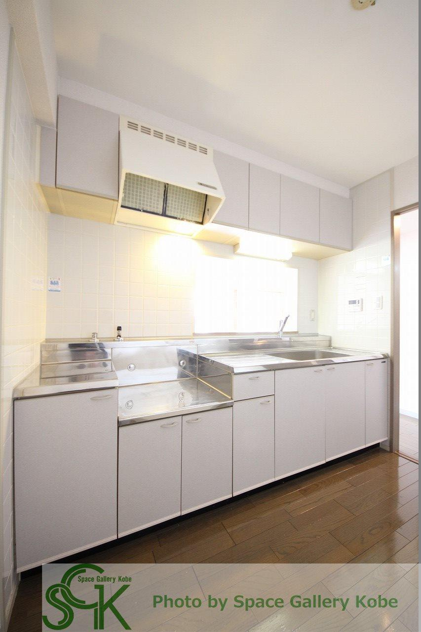 井吹東シティコートのキッチン|※お部屋により仕様が異なる場合があります。