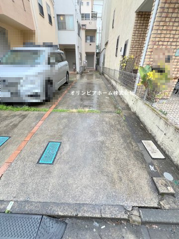 中古戸建 江東区東陽1丁目　所有権30.34坪　カースペース2台　空家の駐車場