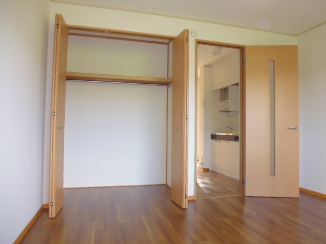 プラザ古城池の居間・リビング|洋室