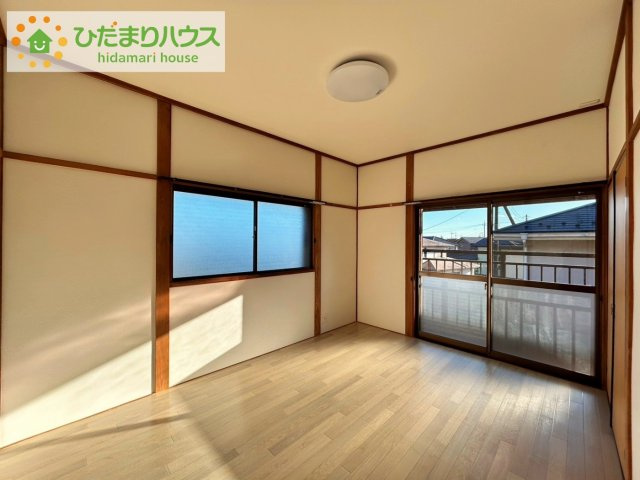 高萩市大字安良川　中古戸建の洋室|大きなベッドを置いても余裕の広さの主寝室♪♪