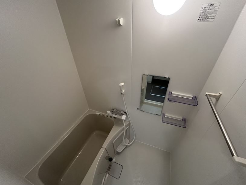 ジーメゾン泉エルデの浴室