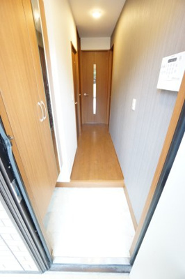 【玄関】 | ベベソラーナ | ※同物件・反転タイプの写真です。