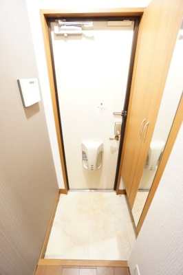 【玄関】 | ベベソラーナ | ※同物件・反転タイプの写真です。