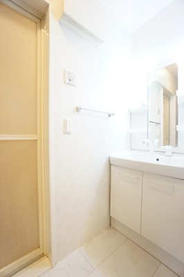 【洗面所】 | ベベソラーナ | ※同物件・反転タイプの写真です。