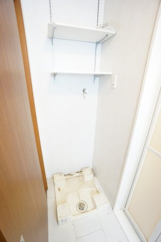 【洗面所】 | ベベソラーナ | ※同物件・反転タイプの写真です。