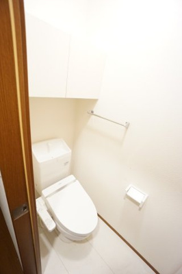 【トイレ】 | ベベソラーナ | ※同物件・反転タイプの写真です。