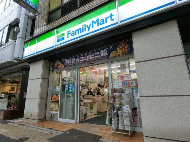 Ｌｉｖｅ　Ｆｌａｔ茅場町の周辺|ファミリーマートＩＢ…まで457m 